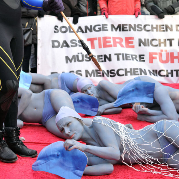 Nackt-Protest bei Eiseskälte