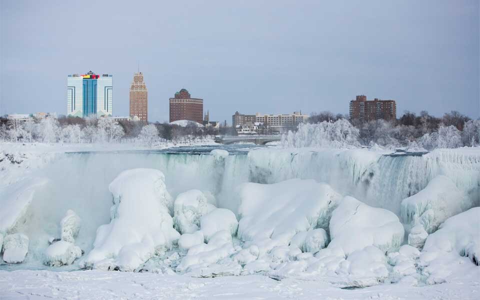 Niagara-Fälle aus Eis