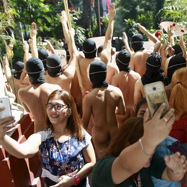 Eine Studentenverbindung hat in Manila wieder einmal ihren traditionellen Nackt-Lauf durchgeführt