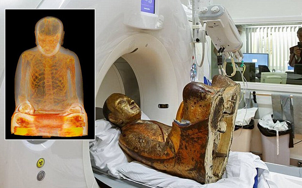 Meditierender Mönch in 1000 Jahre alter Statue gefunden