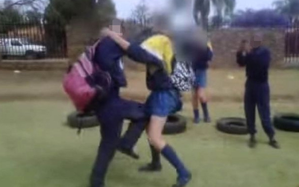 Schock-Video zeigt Prügelei - in der Volksschule!